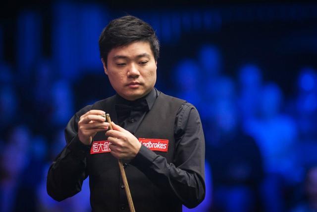 内雷斯灵光闪现，霍伊伦进球嗅觉敏锐，那不勒斯敲开胜利之门！