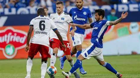 这大坏蛋！海港队庆祝夺冠时，蒋光太扒掉了古斯塔沃的裤子